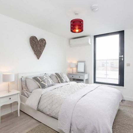 2 Bedroom Penthouse - Large Balcony - Minster View ヨーク エクステリア 写真