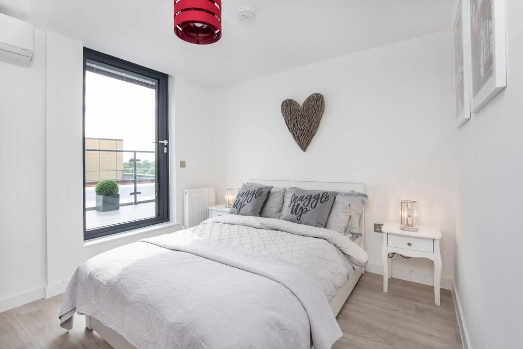 2 Bedroom Penthouse - Large Balcony - Minster View ヨーク エクステリア 写真
