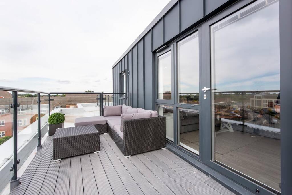 2 Bedroom Penthouse - Large Balcony - Minster View ヨーク エクステリア 写真